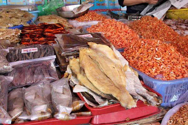 Hình ảnh Khám phá khu chợ Bến Đình Vũng Tàu đầy ắp hải sản 5
